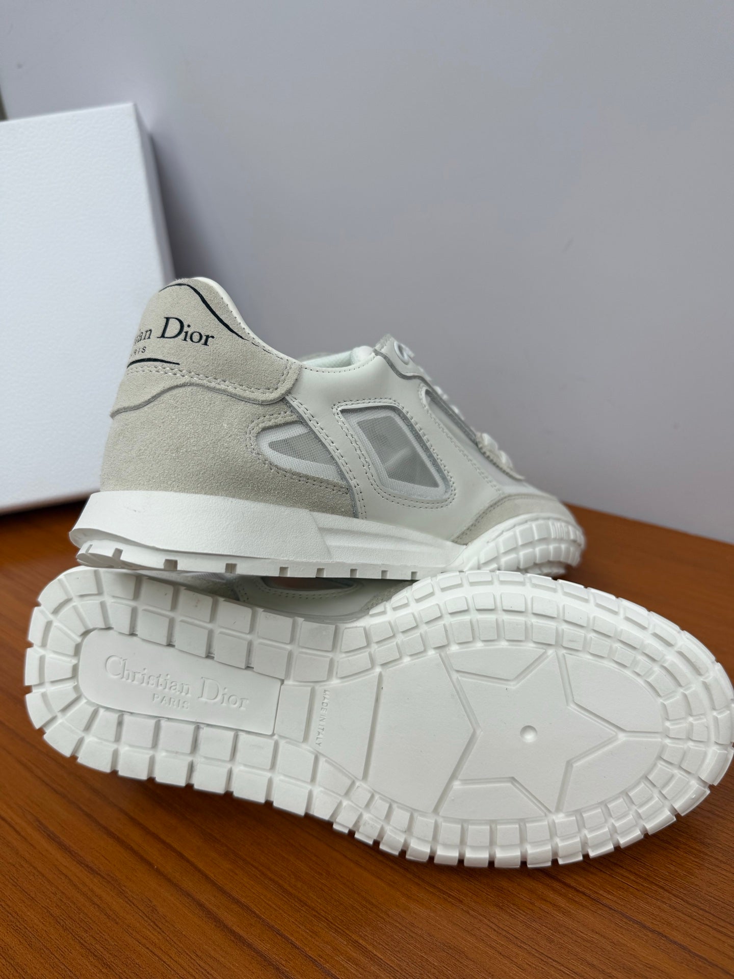 DIOR 26S SNEAKERS IN WHITE AND LIGHT GRAY SUEDE AND CALFSKIN