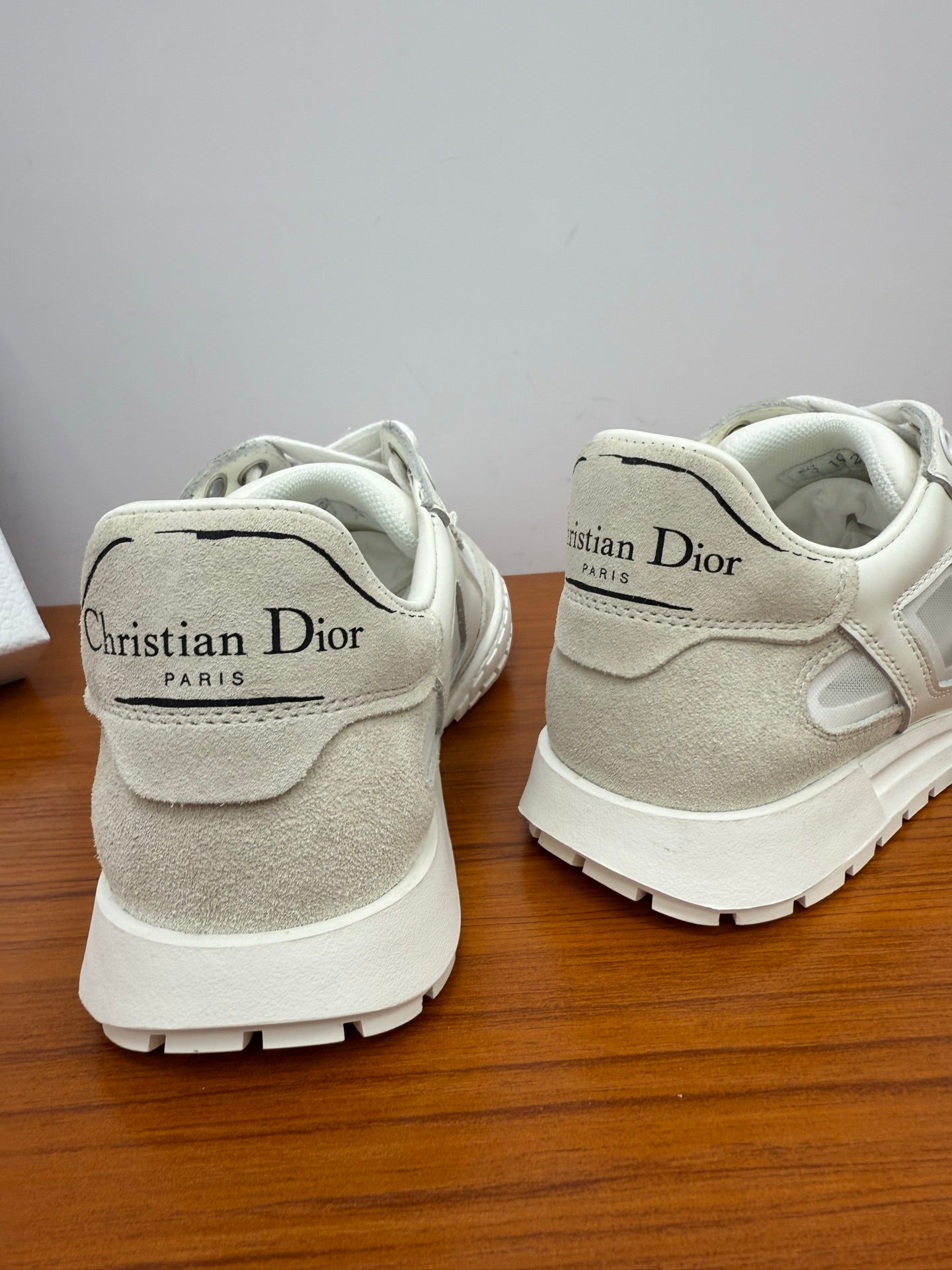 DIOR 26S SNEAKERS IN WHITE AND LIGHT GRAY SUEDE AND CALFSKIN
