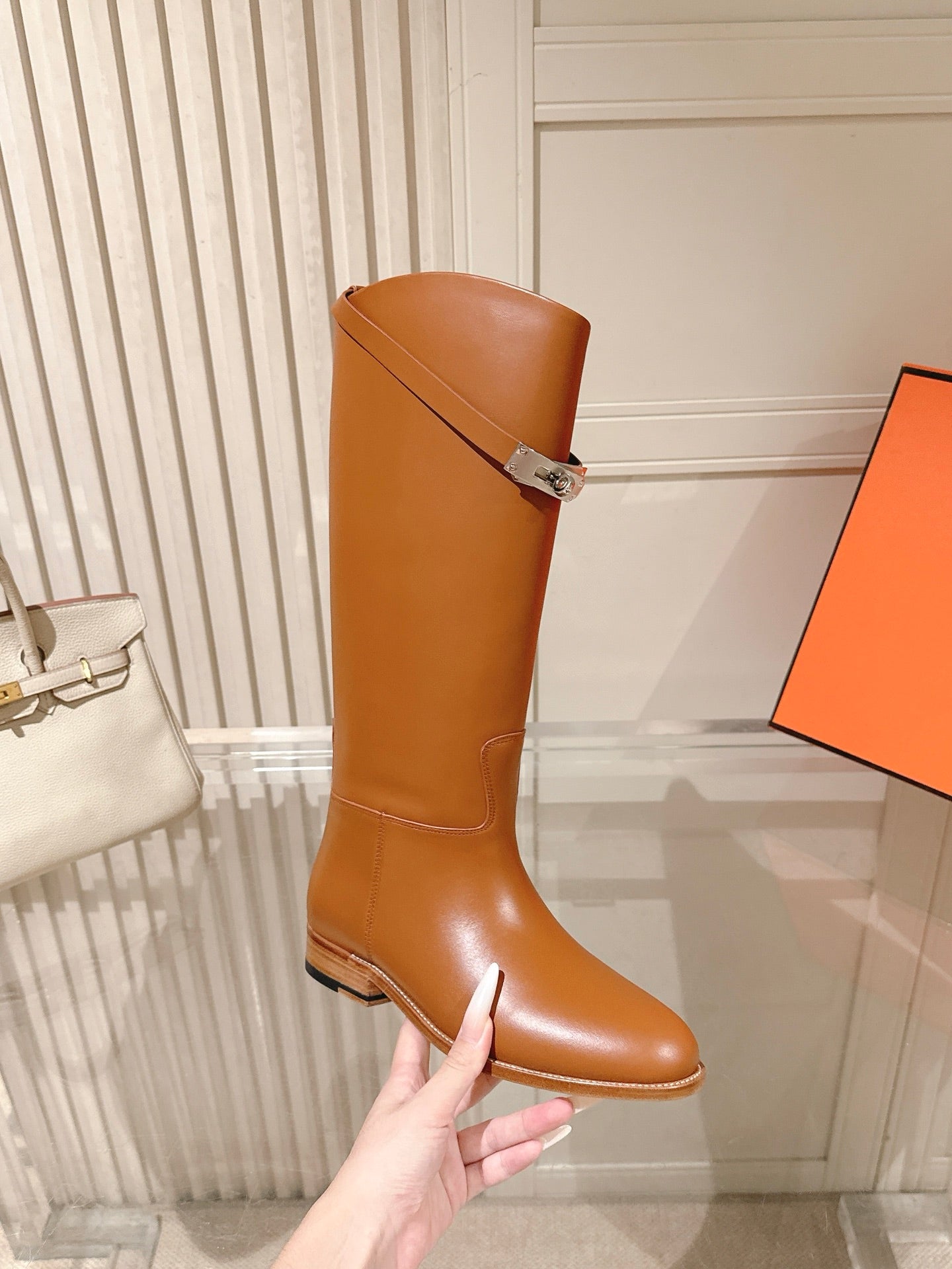 HM 26S TALL FLAT BOOTS IN COGNAC BROWN CALFSKIN