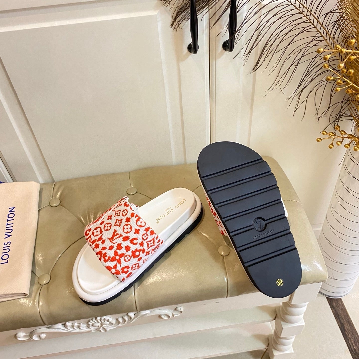 LV 26S PILLOW COMFORT MULES IN WHITE AND ORANGE CANVAS