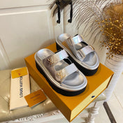 LV 26S WEDGE SLIDES 45 MM IN SILVER CALFSKIN