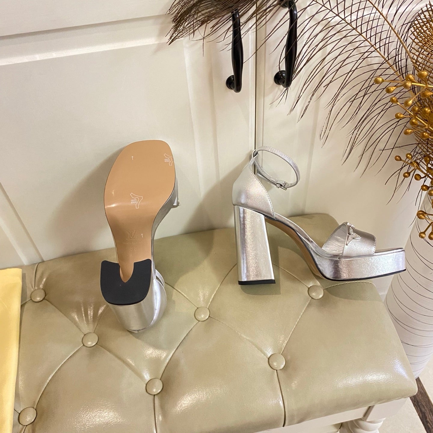 LV 26S HIGH-HEELED SANDALS 110 MM IN SILVER CALFSKIN
