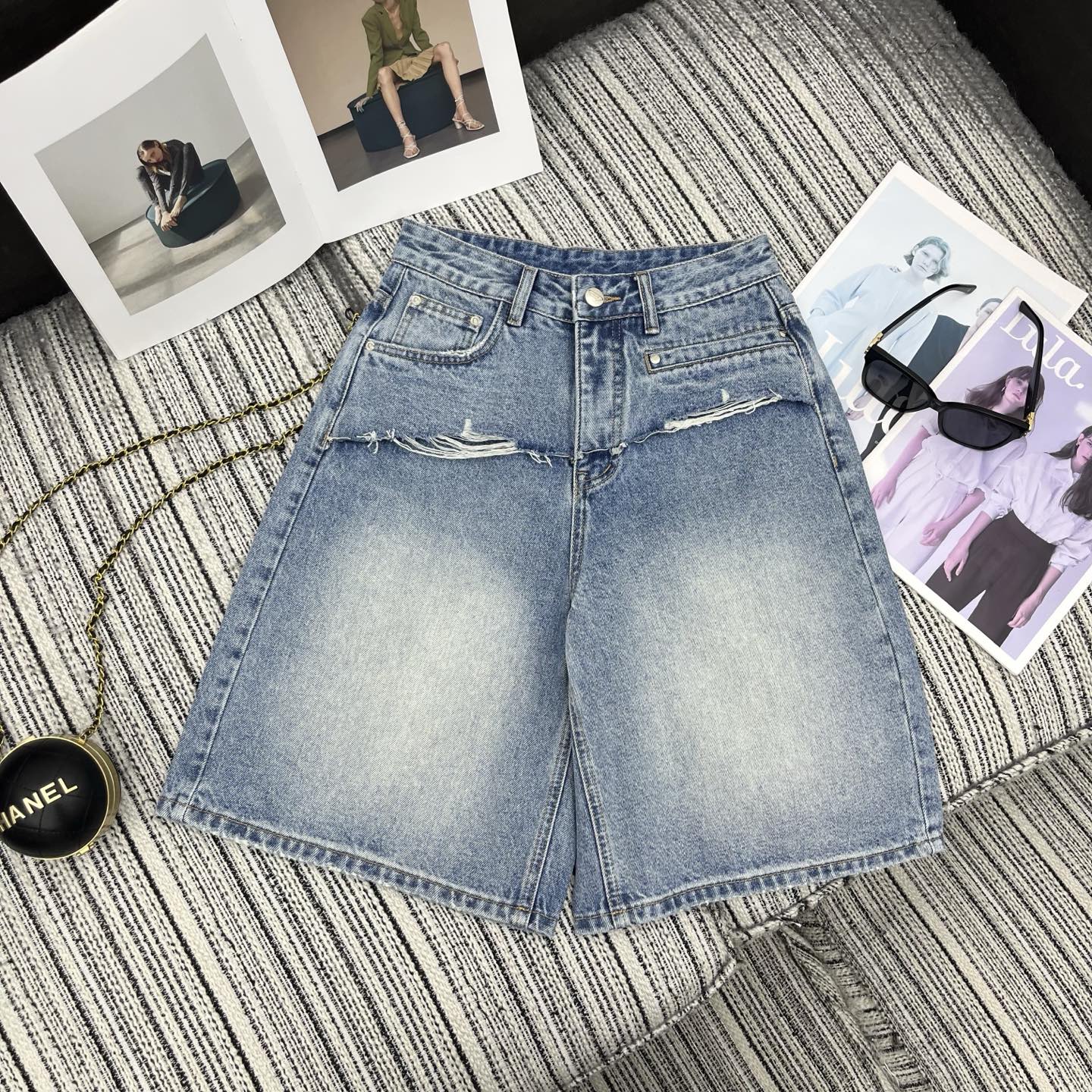 PRADA 26S WIDE-LEG DENIM SHORTS 1060