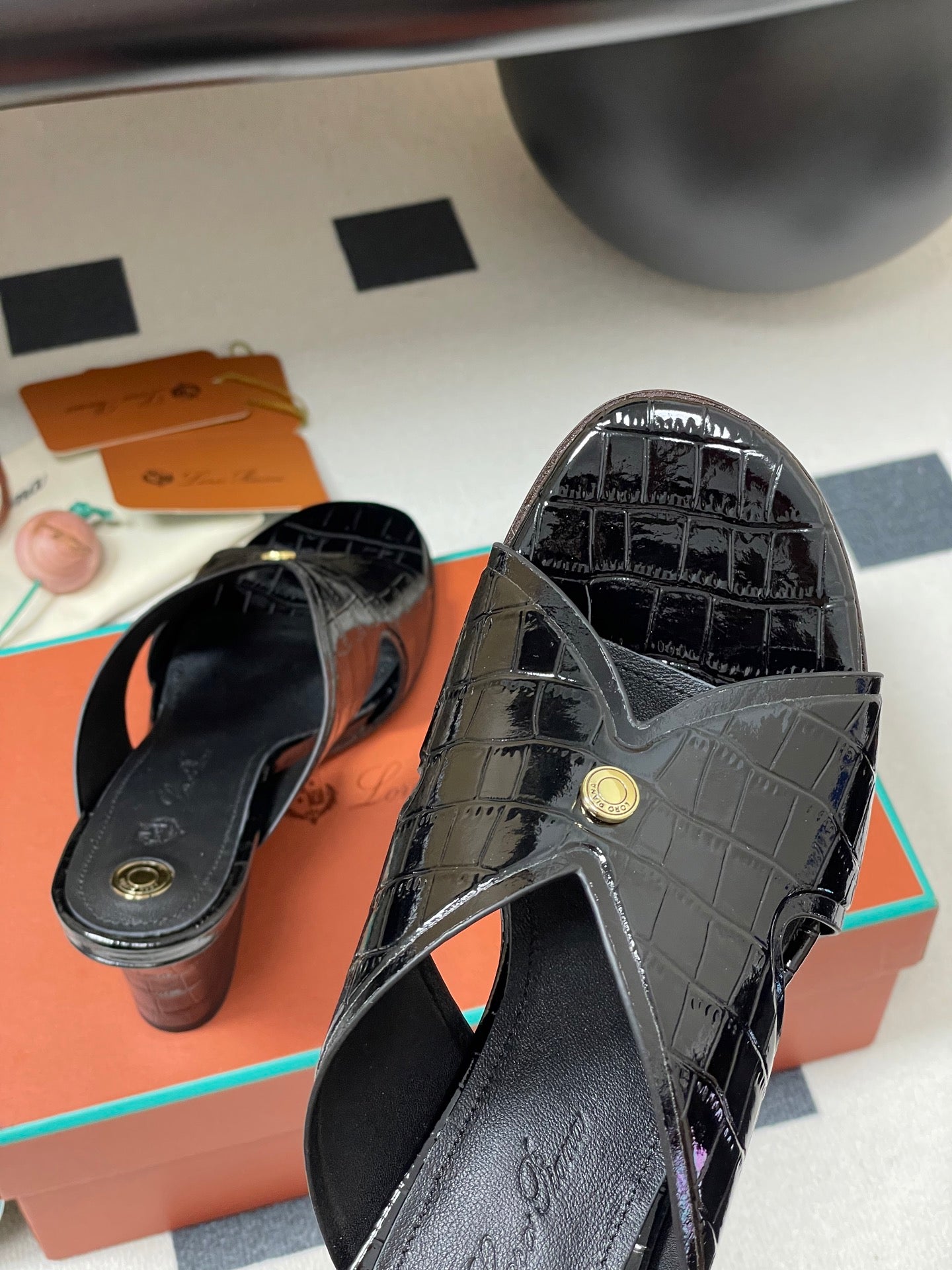 HIGH HEELS 80 MM IN BLACK CALFSKIN SNAKE EMBOSSING