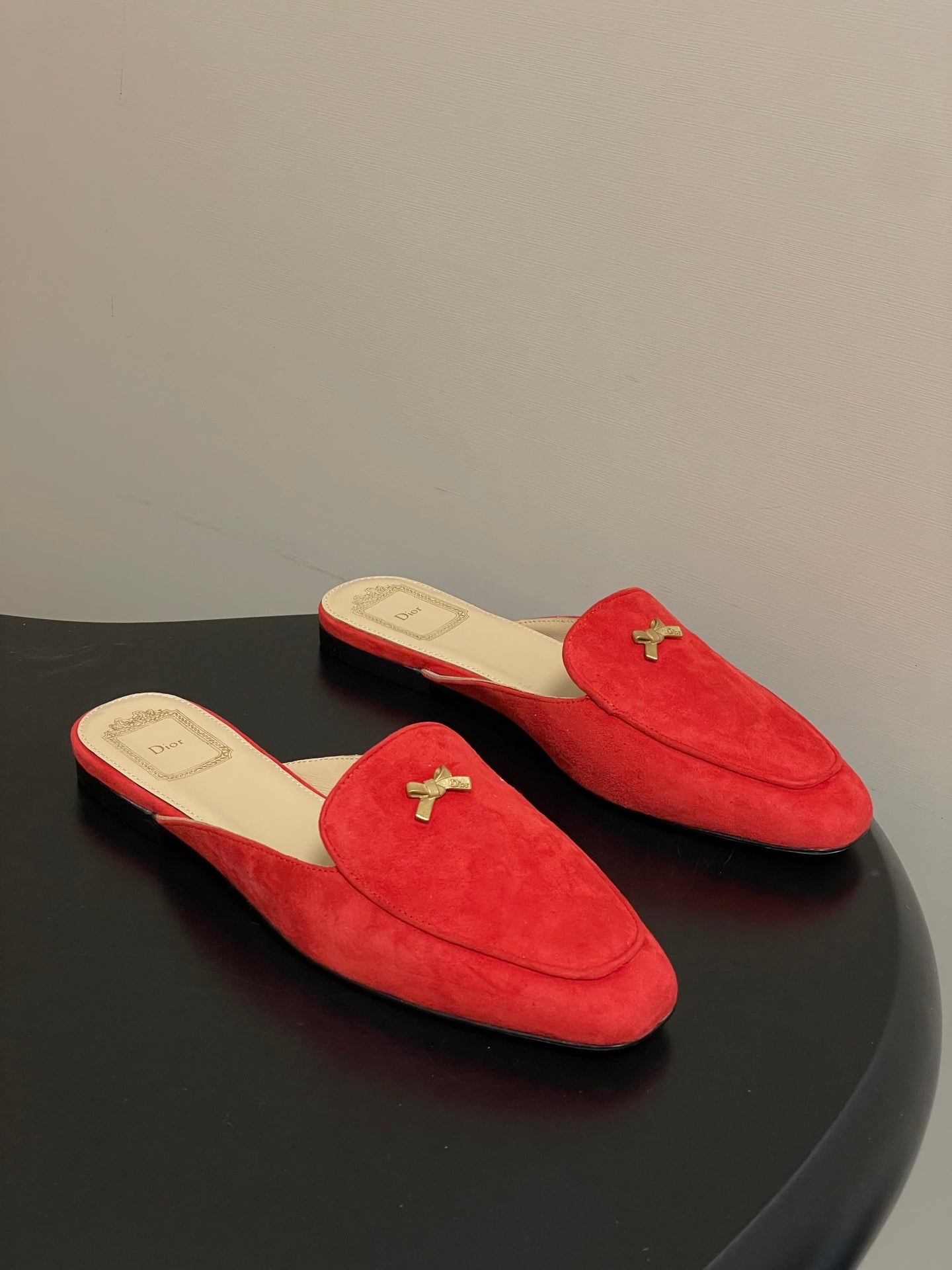 DIOR 26S MULES IN RED SUEDE WITH BOW