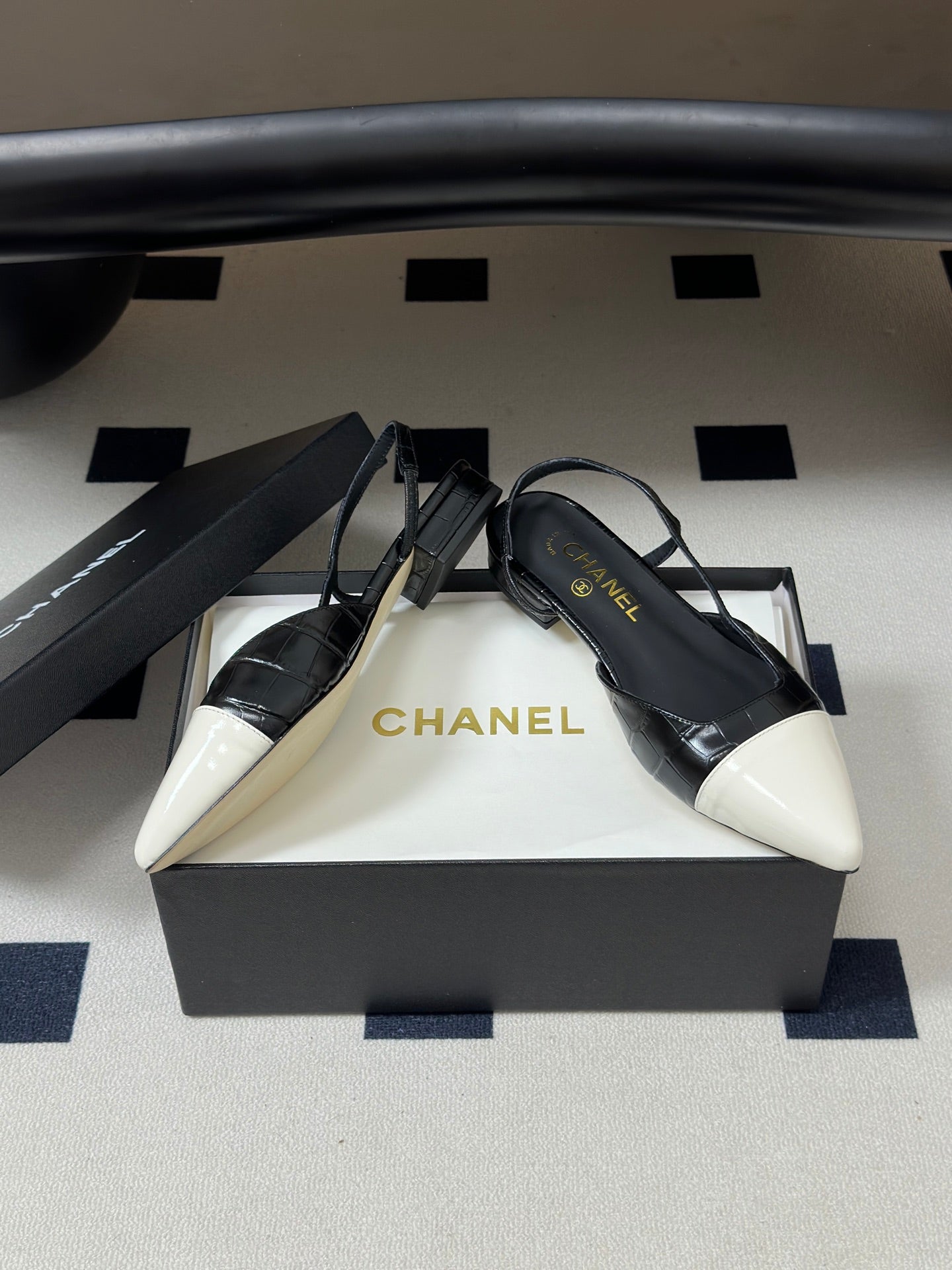 CHANEL 26S POINTED TOE SLINGBACKS IN BLACK MIX WHITE LAMBSKIN