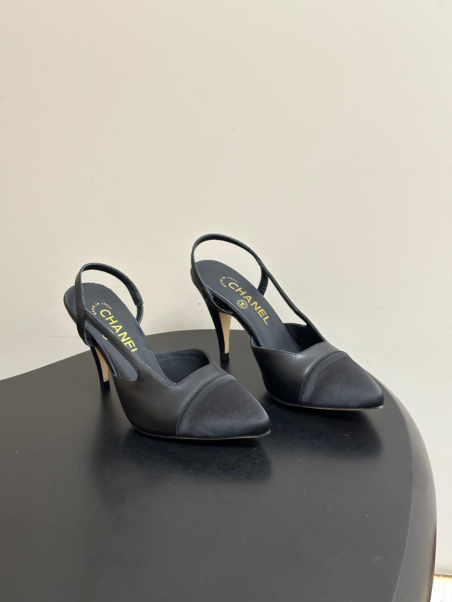CHANEL 26S POINTED TOE HIGH HEEL SLINGBACKS 85 MM IN BLACK LAMBSKIN AND FABRIC