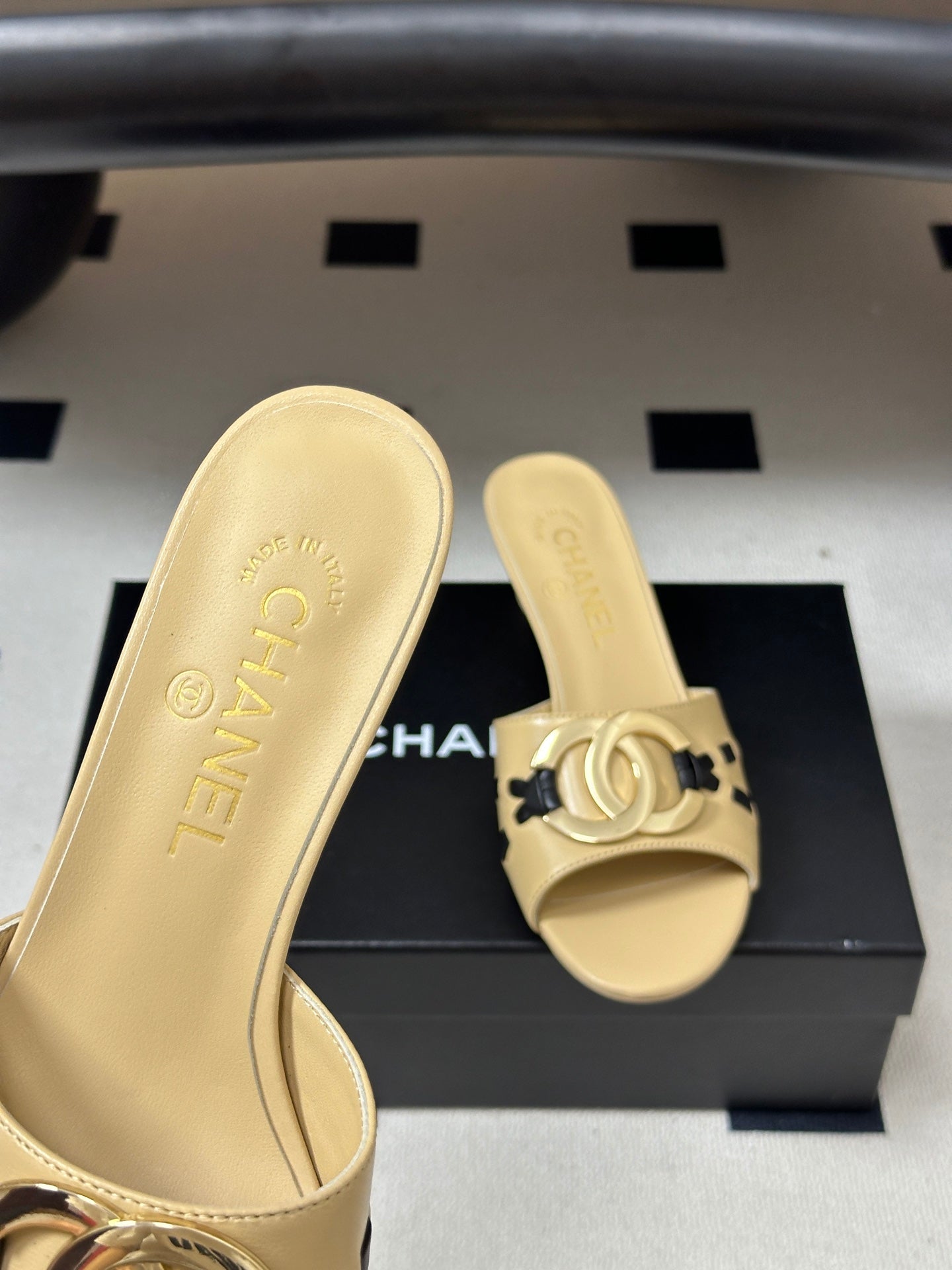 CHANEL 26S HIGH HEEL MULE IN BEIGE LAMBSKIN WITH GOLD TONE CC LOGO