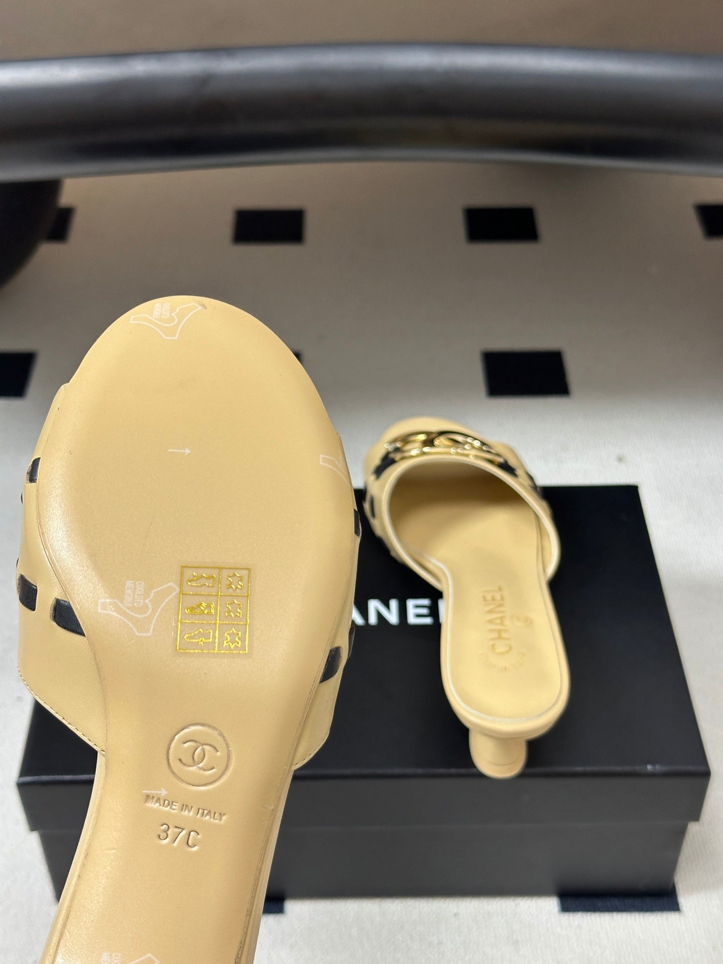 CHANEL 26S HIGH HEEL MULE IN BEIGE LAMBSKIN WITH GOLD TONE CC LOGO