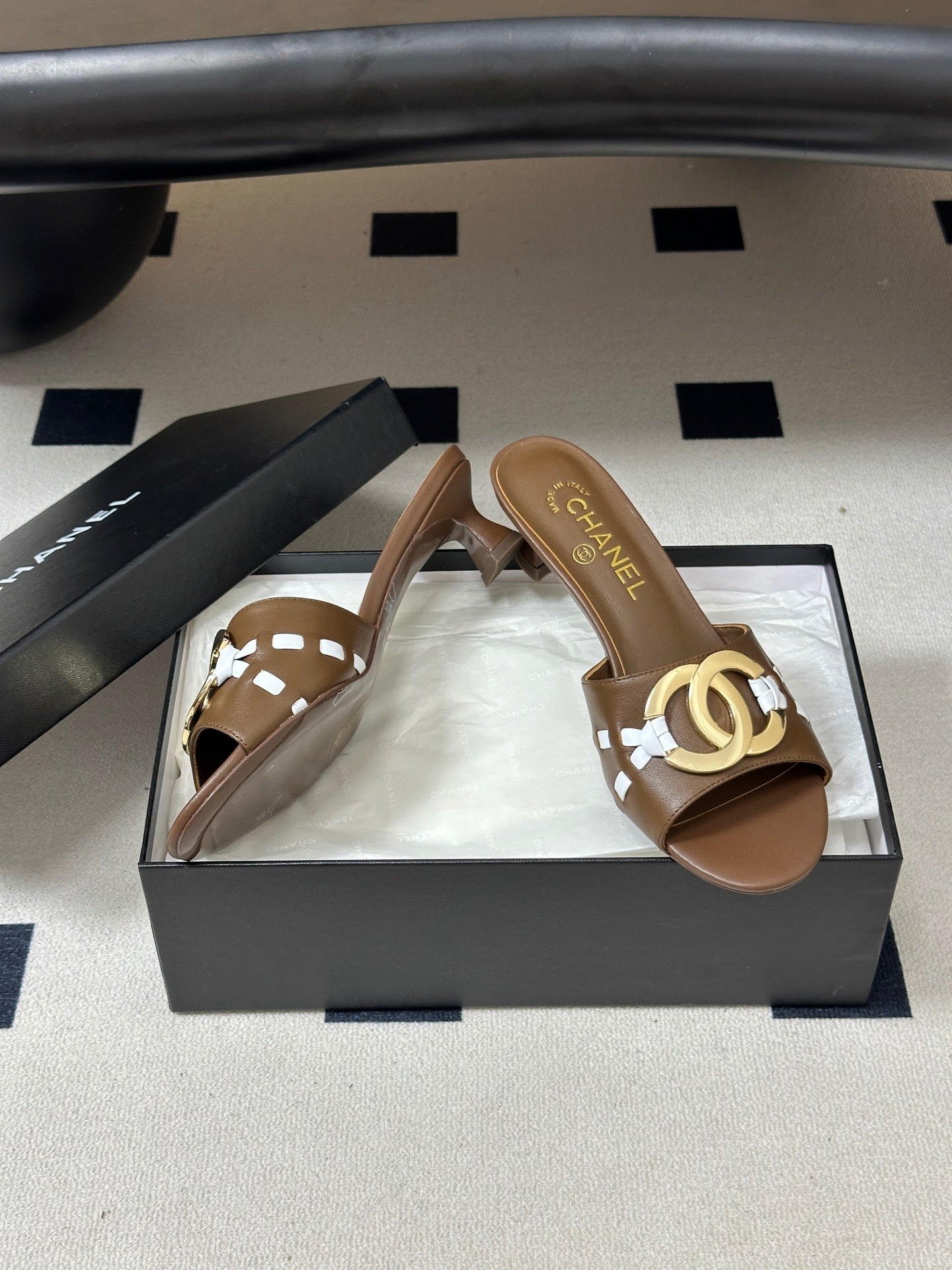 CHANEL 26S HIGH HEEL MULE IN BROWN LAMBSKIN WITH GOLD TONE CC LOGO