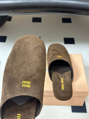 MIUMIU 26S MULE LOAFERS IN DARK BROWN SUEDE LOGO
