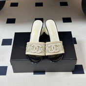CHANEL 26S PEARL EMBELLISHED FLAT SANDALS IN WHITE LEATHER AND EMBROIDERED FABRIC