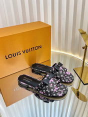 LV 26S FLAT MULES IN BLACK CALFSKIN CHERRY BLOSSOM MONOGRAM WITH BOW