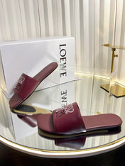 LOEWE 26S LOGO-EMBROIDERED SANDALS IN DARK RED CALFSKIN