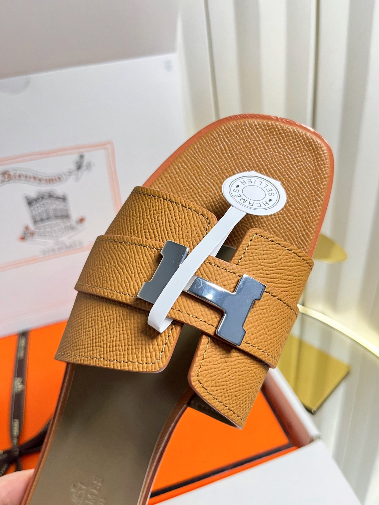 HM 26S ORAN SANDALS IN CARAMEL BROWN EPSOM CALFSKIN SILVER HARDWARE