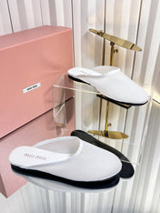 MIUMIU 26S FLAT MULES IN WHITE FABRIC AND LEATHER