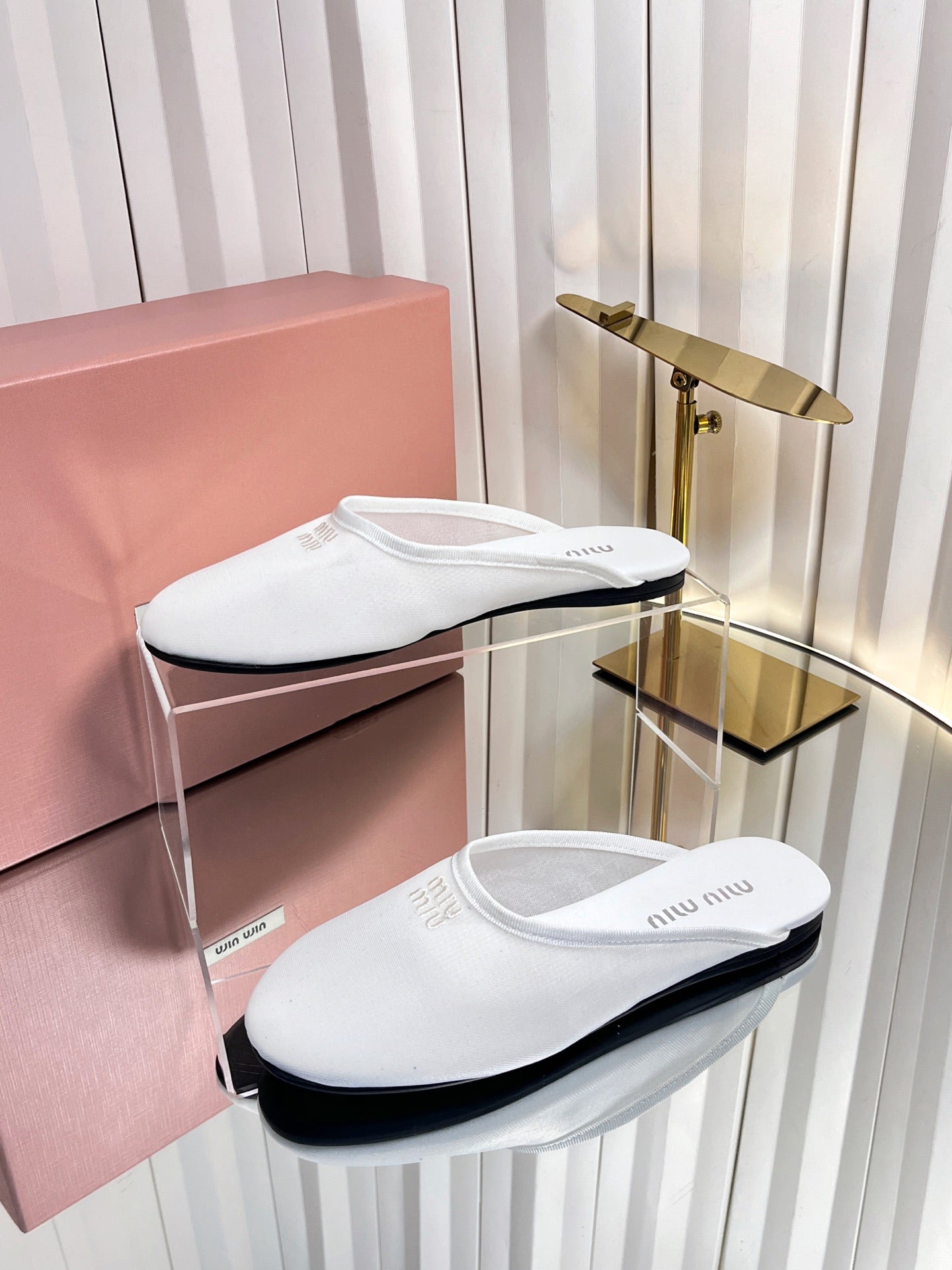 MIUMIU 26S FLAT MULES IN WHITE FABRIC AND LEATHER