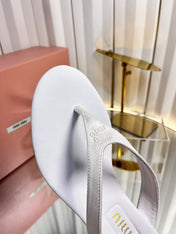 MIUMIU 26S THONG HEELED SANDALS 50 MM IN WHITE LAMBSKIN AND SATIN