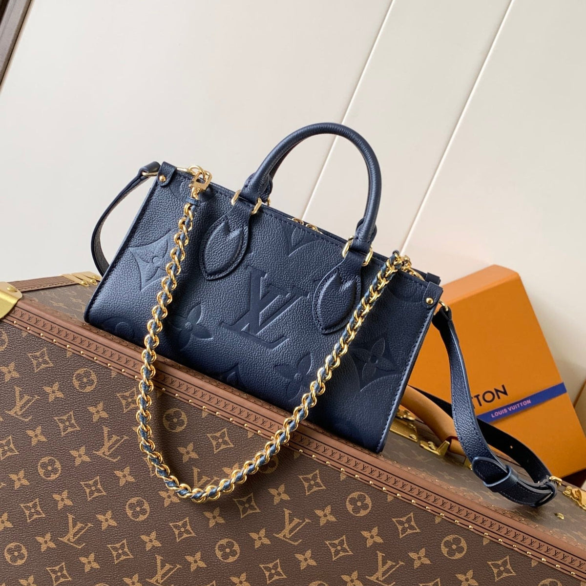 LV 25S ONTHEGO EAST WEST BAG 25 IN NAVY BLUE CALFSKIN MONOGRAM EMPREINTE