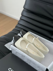 CC MARY JANE SHOES IN WHITE MIX BLACK LAMBSKIN WITH GOLD HARDWARE