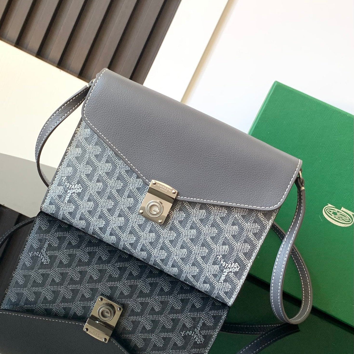 CHYPRE WALLET-POUCH 21 IN GRAY GOYARDINE CANVAS AND CALFSKIN