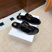 YSL 26S THONG SANDALS IN BLACK PATENT CROCODILE-EMBOSSED CALFSKIN