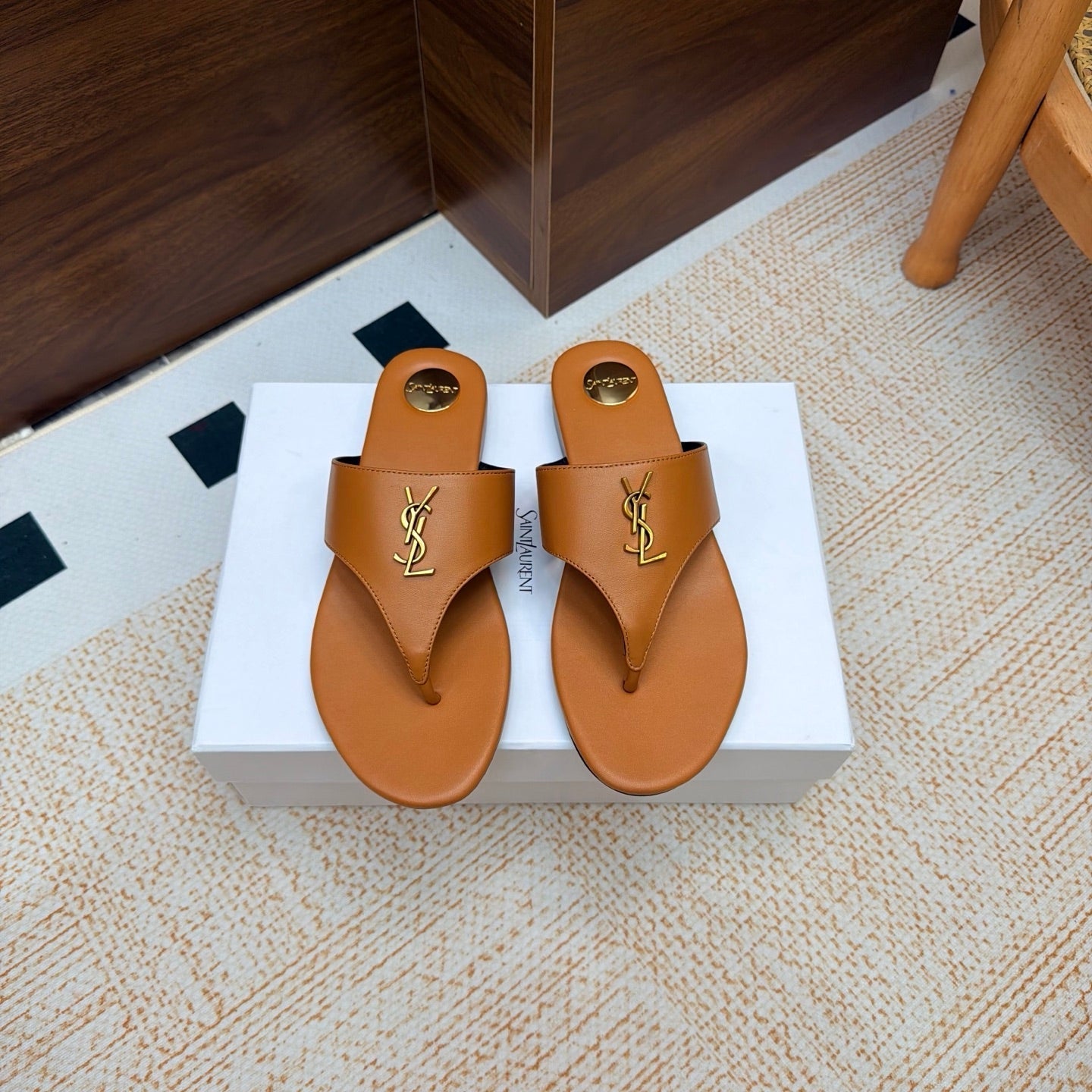 YSL 26S THONG SANDALS IN LIGHT BROWN CALFSKIN