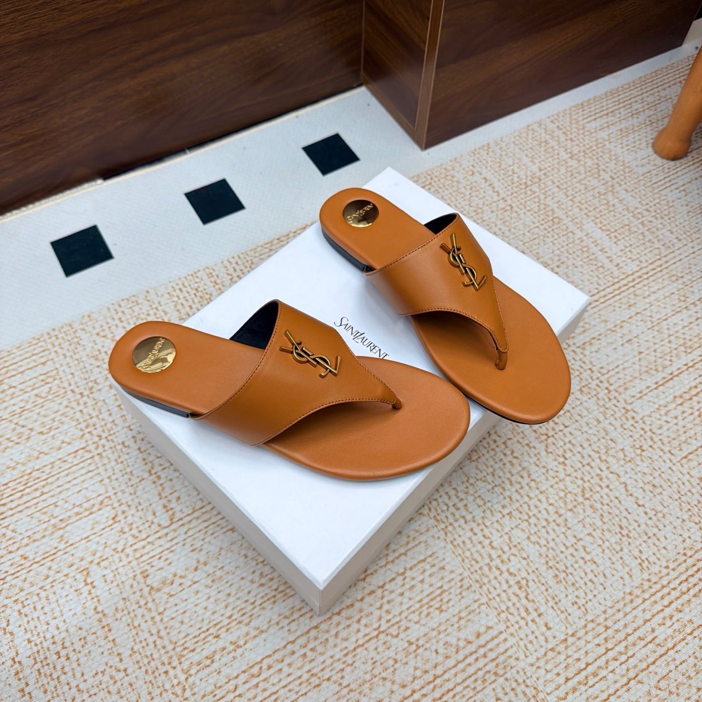YSL 26S THONG SANDALS IN LIGHT BROWN CALFSKIN