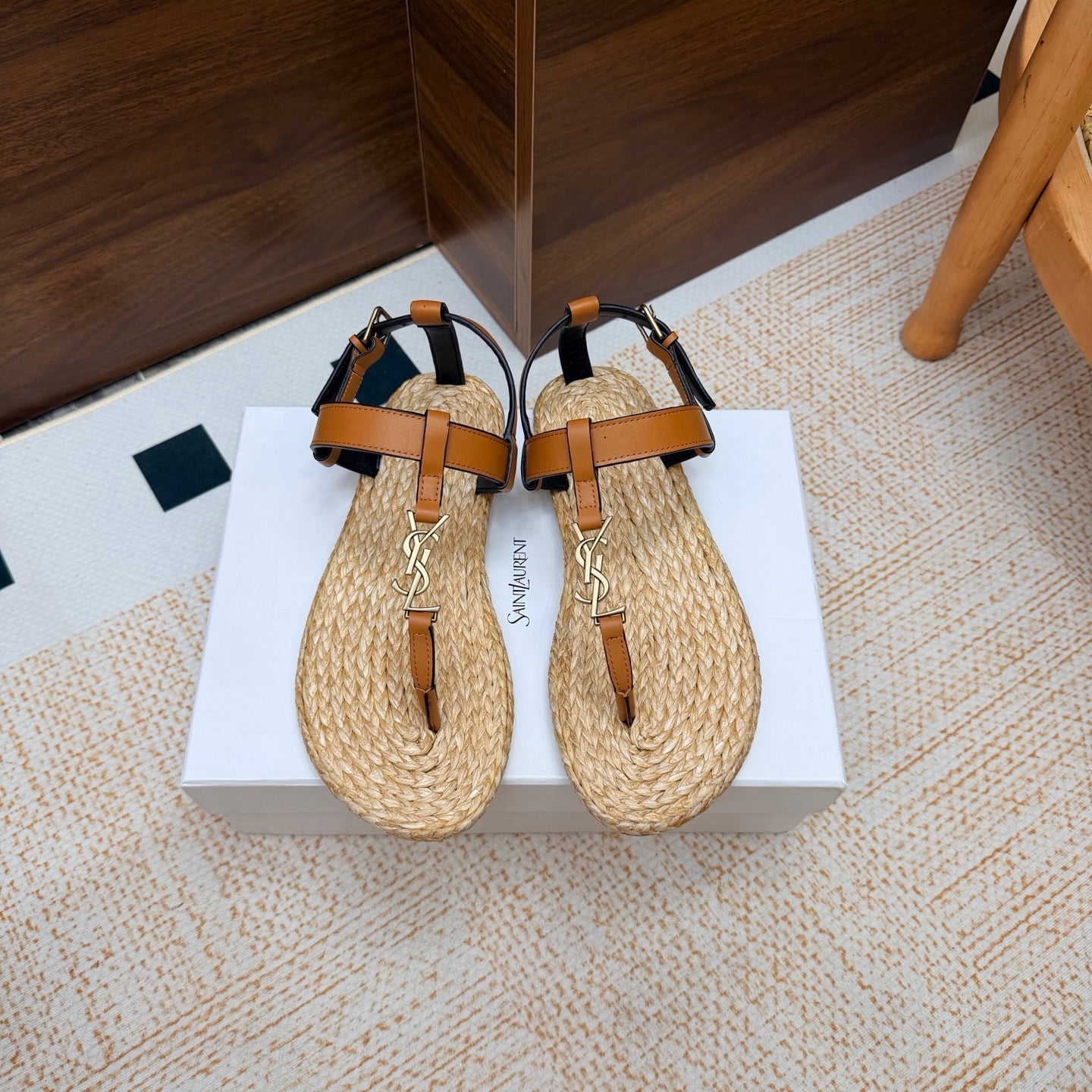 YSL 26S THONG SANDALS IN BEIGE RAFFIA AND LIGHT BROWN CALFSKIN