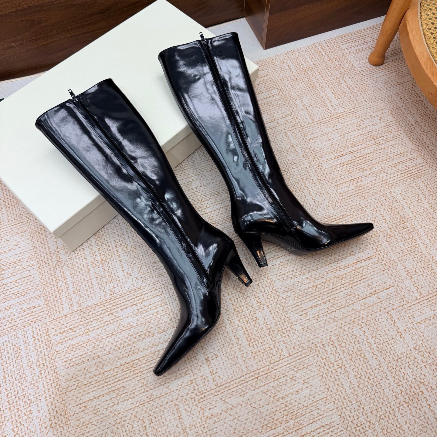 YSL 26S KNEE-HIGH BOOTS 70 MM IN BLACK GLOSSY CALFSKIN