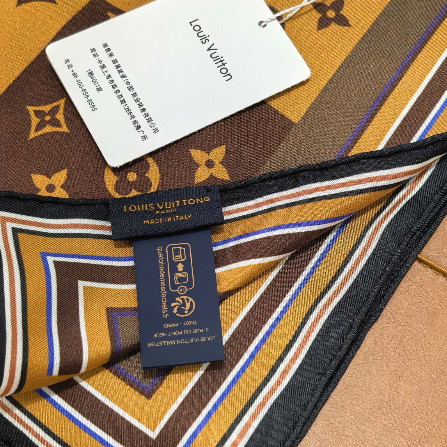 LV 26S SCARF 90 IN SILK 320842