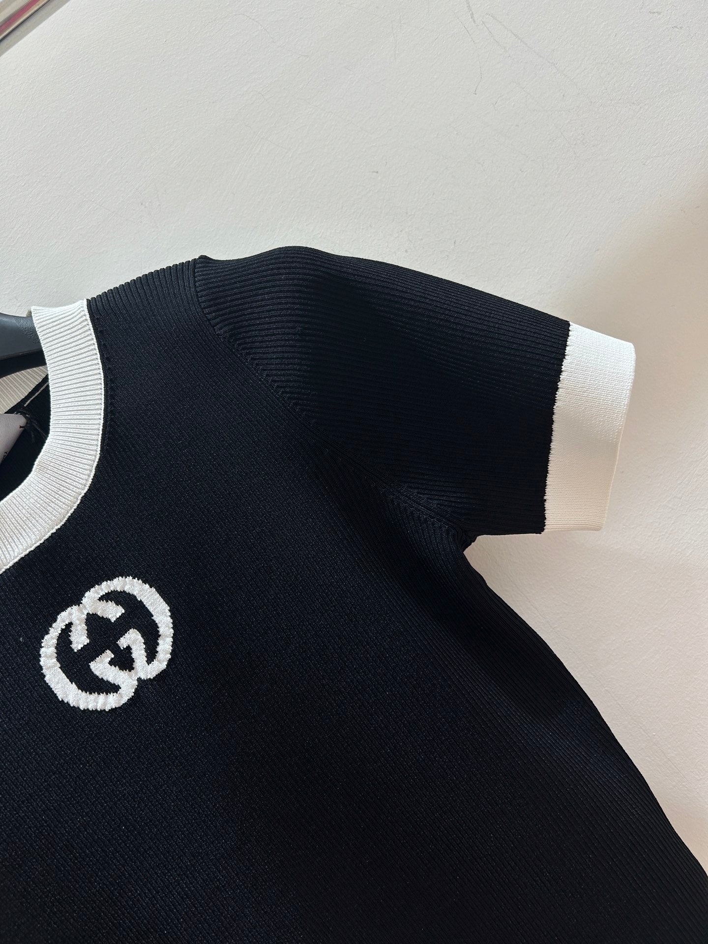 GUCCI 26S SHORT-SLEEVE KNIT CREWNECK TOP 490