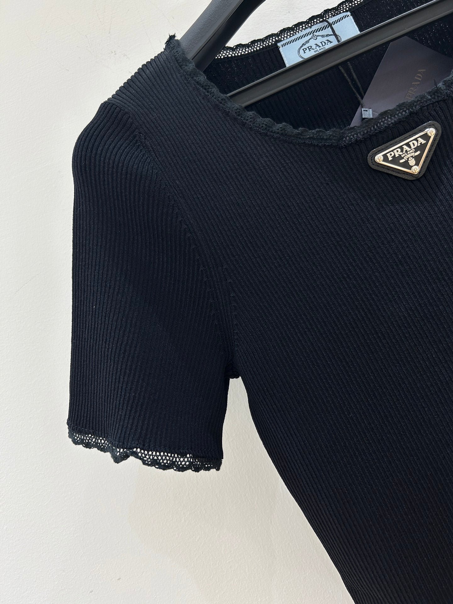 PRADA 26S SHORT-SLEEVE KNIT TOP 973