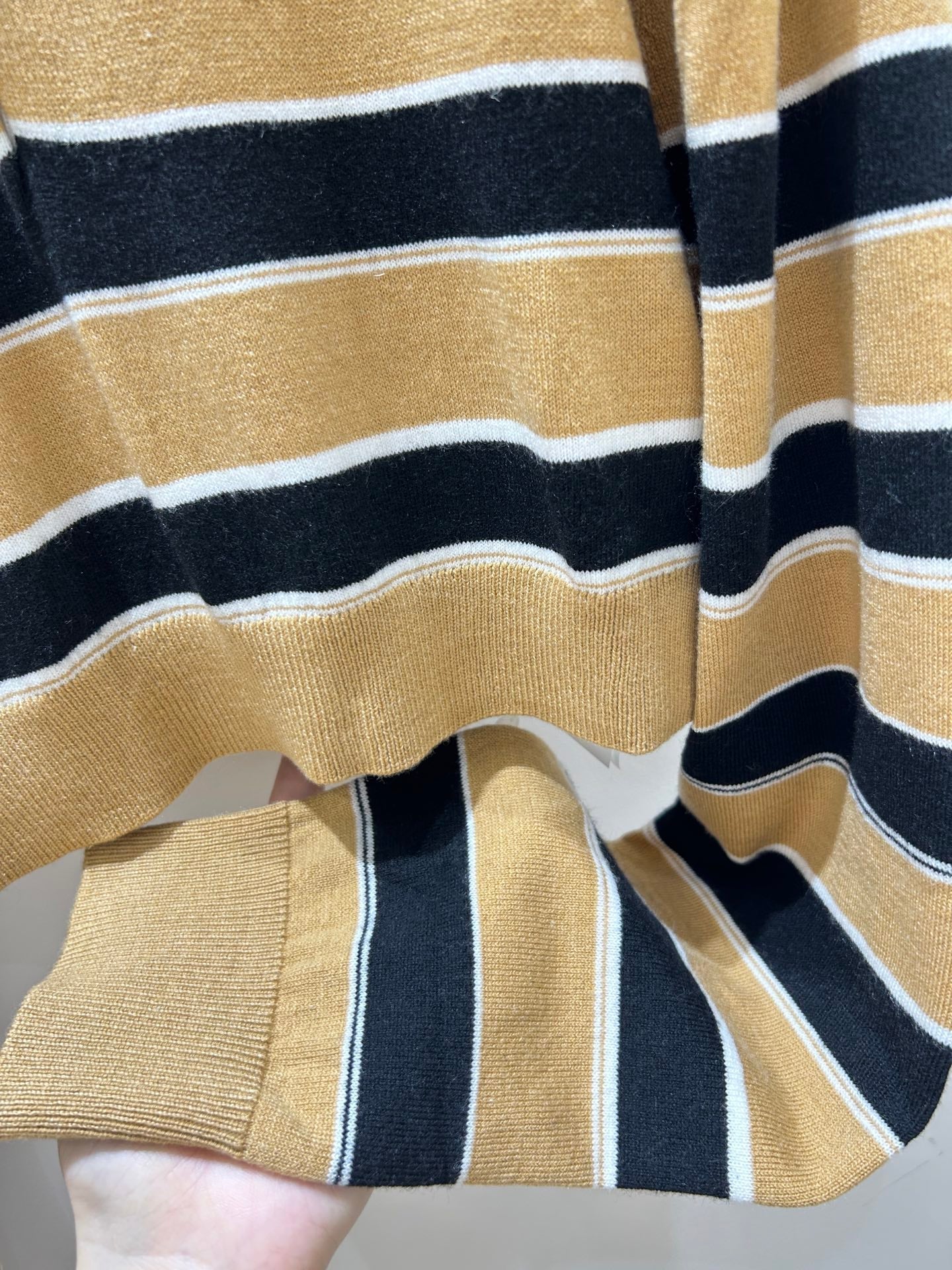 PRADA 26S CROPPED KNIT POLO SHIRT STYLE 934