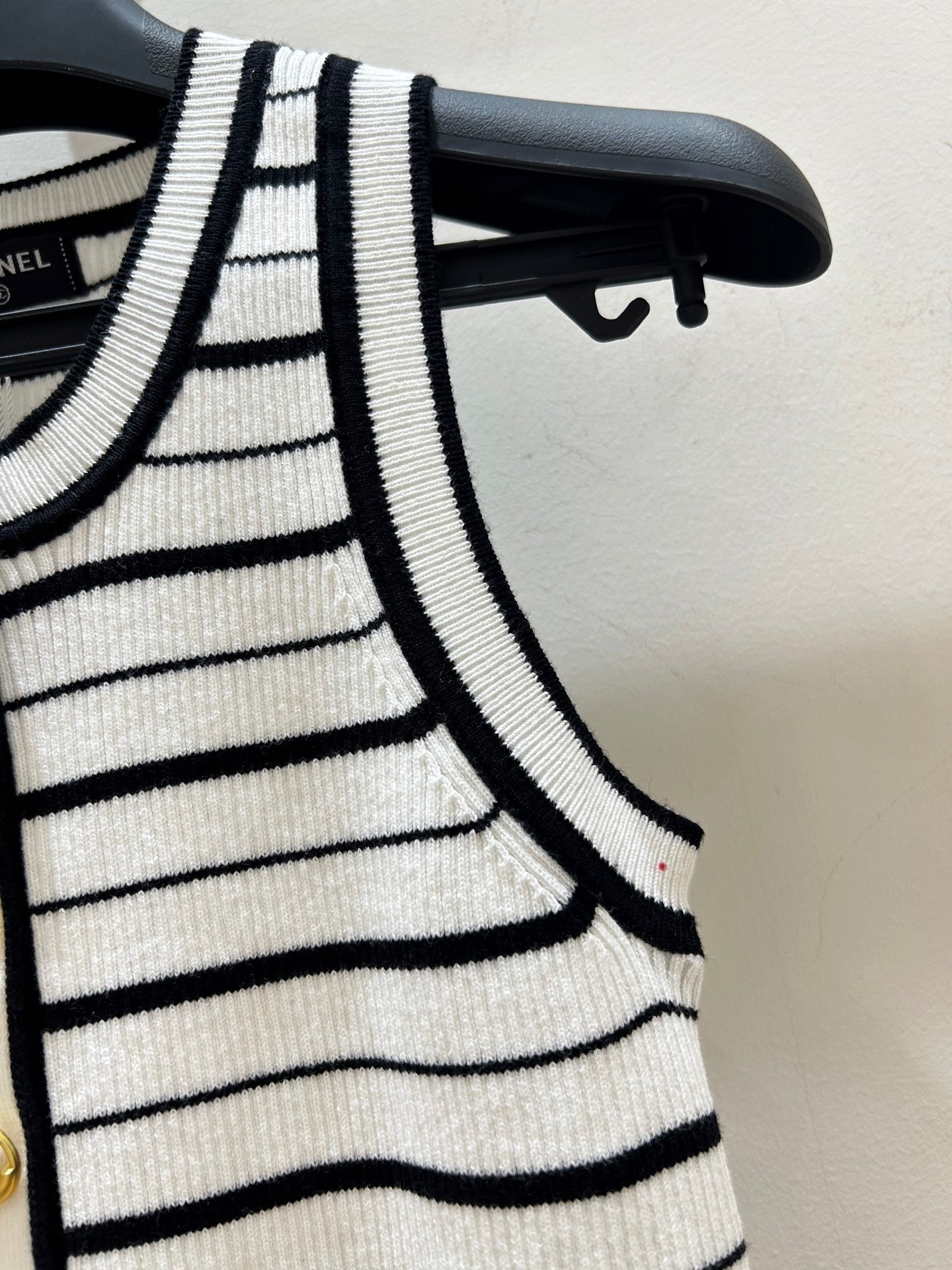 CHANEL 26S SLEEVELESS KNIT TOP 1614
