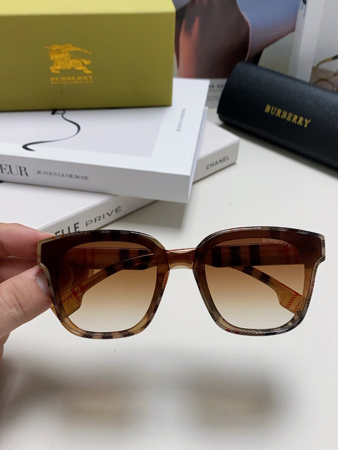 BURBERRY 26S SQUARE FRAME IN ACETATE 408175