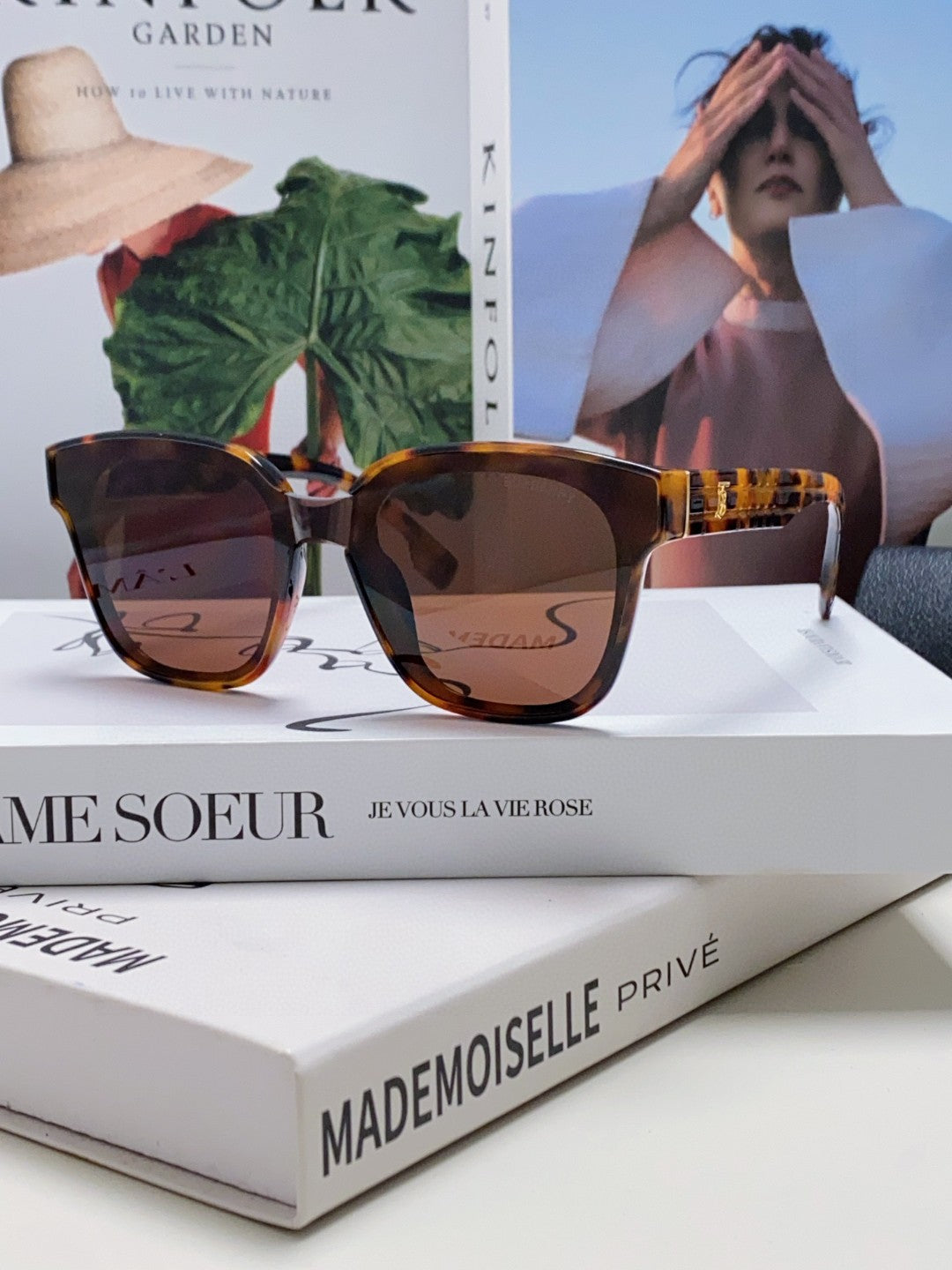 BURBERRY 26S SQUARE FRAME IN ACETATE 408176