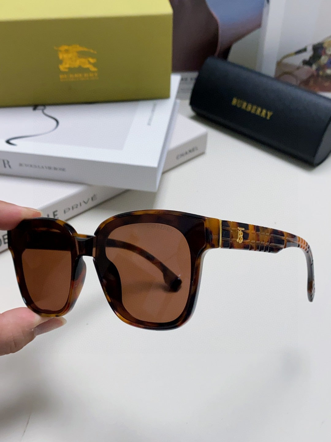 BURBERRY 26S SQUARE FRAME IN ACETATE 408176