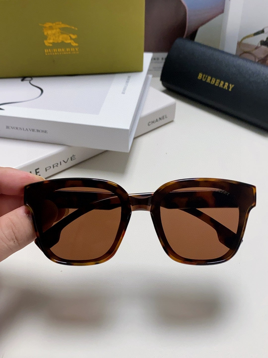 BURBERRY 26S SQUARE FRAME IN ACETATE 408176