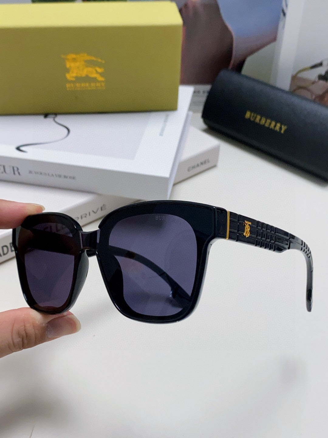 BURBERRY 26S SQUARE FRAME IN ACETATE 408177