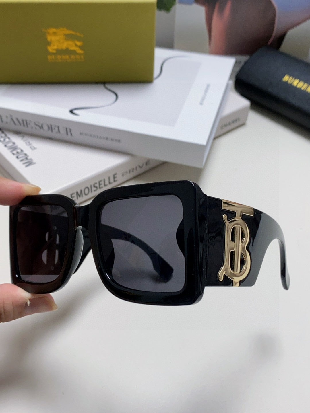 BURBERRY 26S SQUARE FRAME IN ACETATE 408180