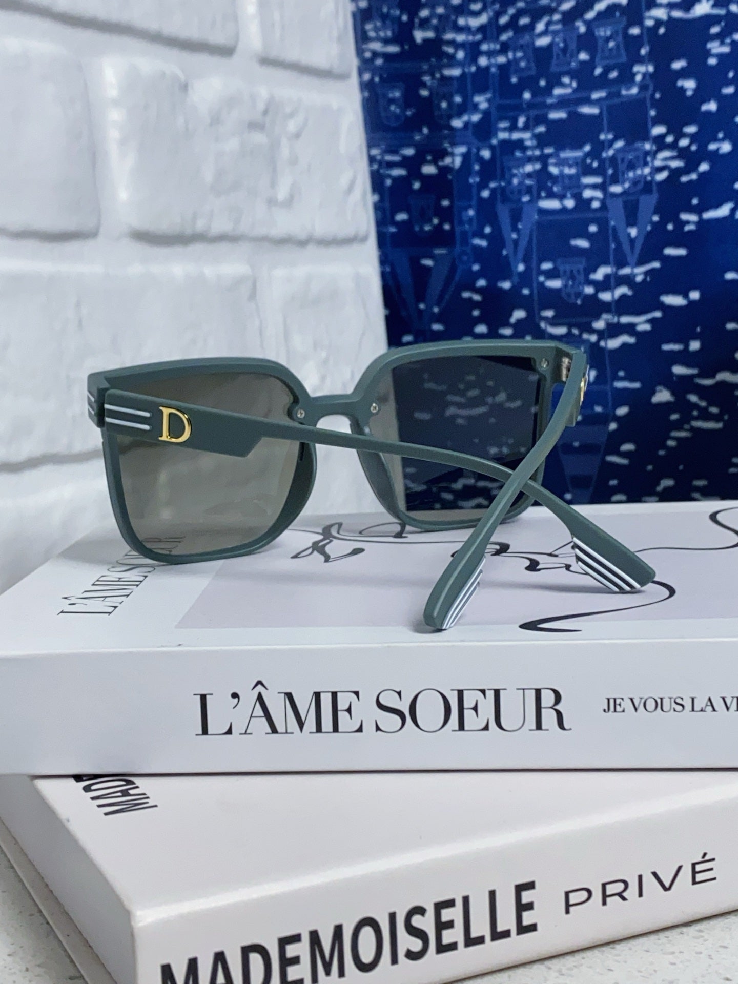 MONTAIGNE SUNGLASS 560860 IN TAN GREEN ACETATE