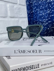 MONTAIGNE SUNGLASS 560860 IN TAN GREEN ACETATE