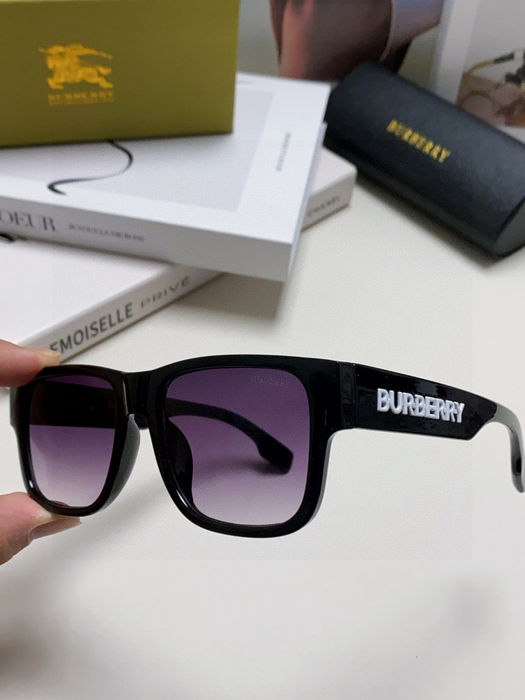 BURBERRY 26S SQUARE FRAME IN ACETATE 417204