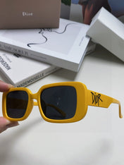 MONTAIGNE SUNGLASS 571593 IN YELLOW ACETATE TEXT LOGO