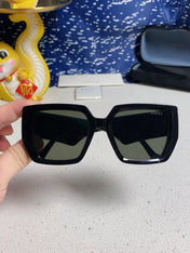GUCCI 26S OVERSIZED SQUARE FRAME IN ACETATE 424593