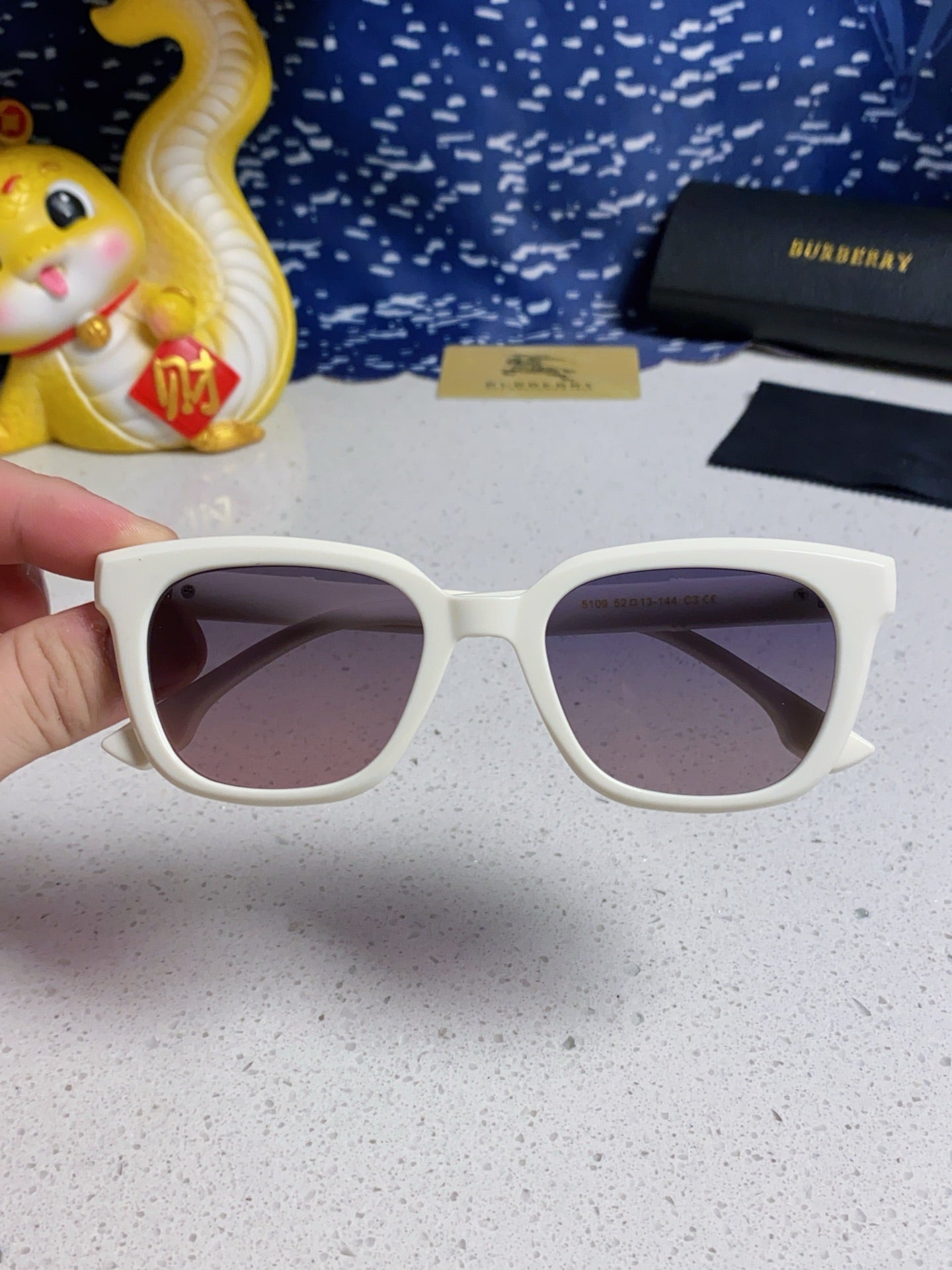 BURBERRY 26S SQUARE FRAME IN ACETATE 426336