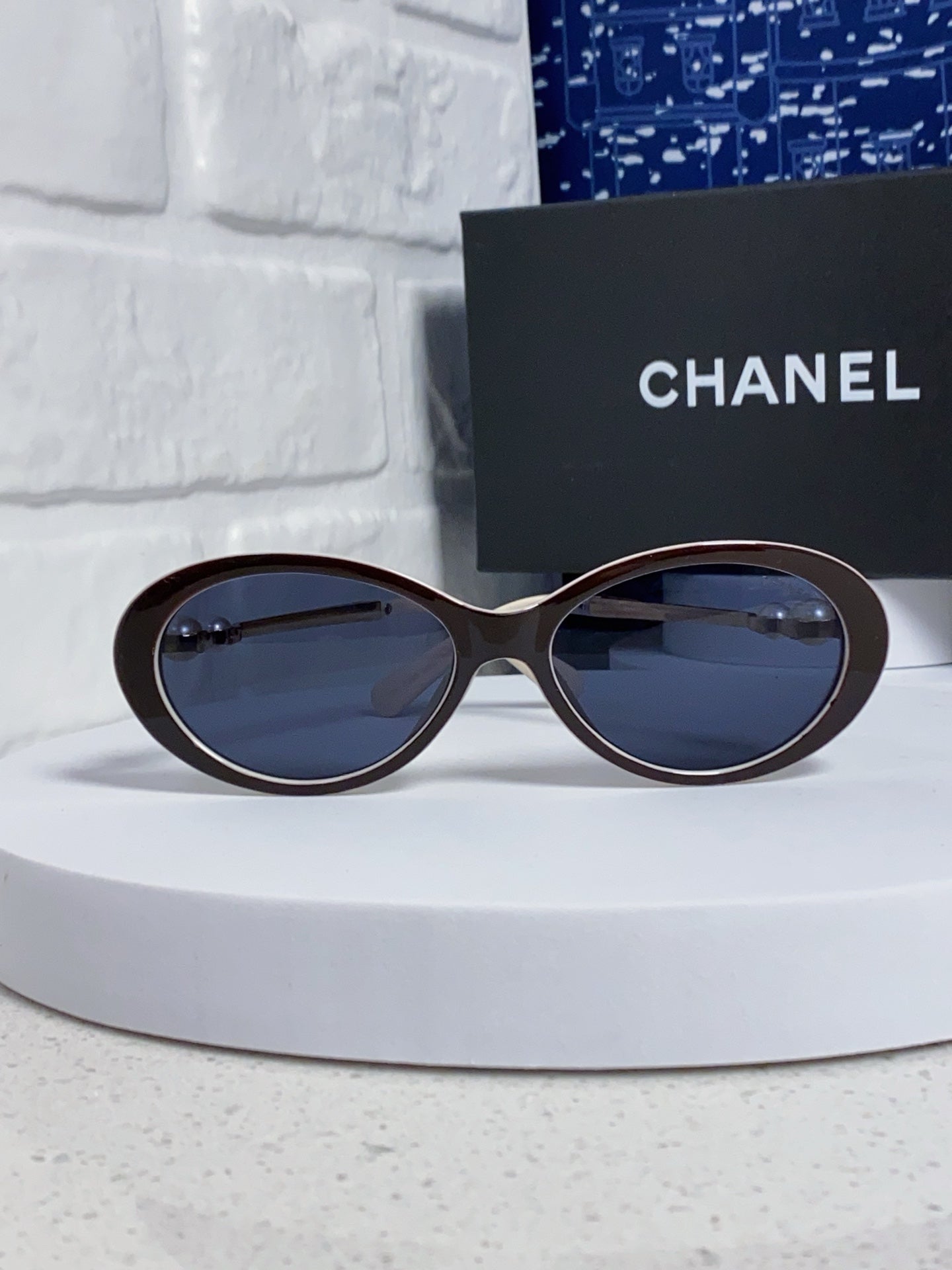 OVAL SUNGLASSES 640343 IN IVORY BROWN ACETATE METAL FRAME EMBOSSED PEARL