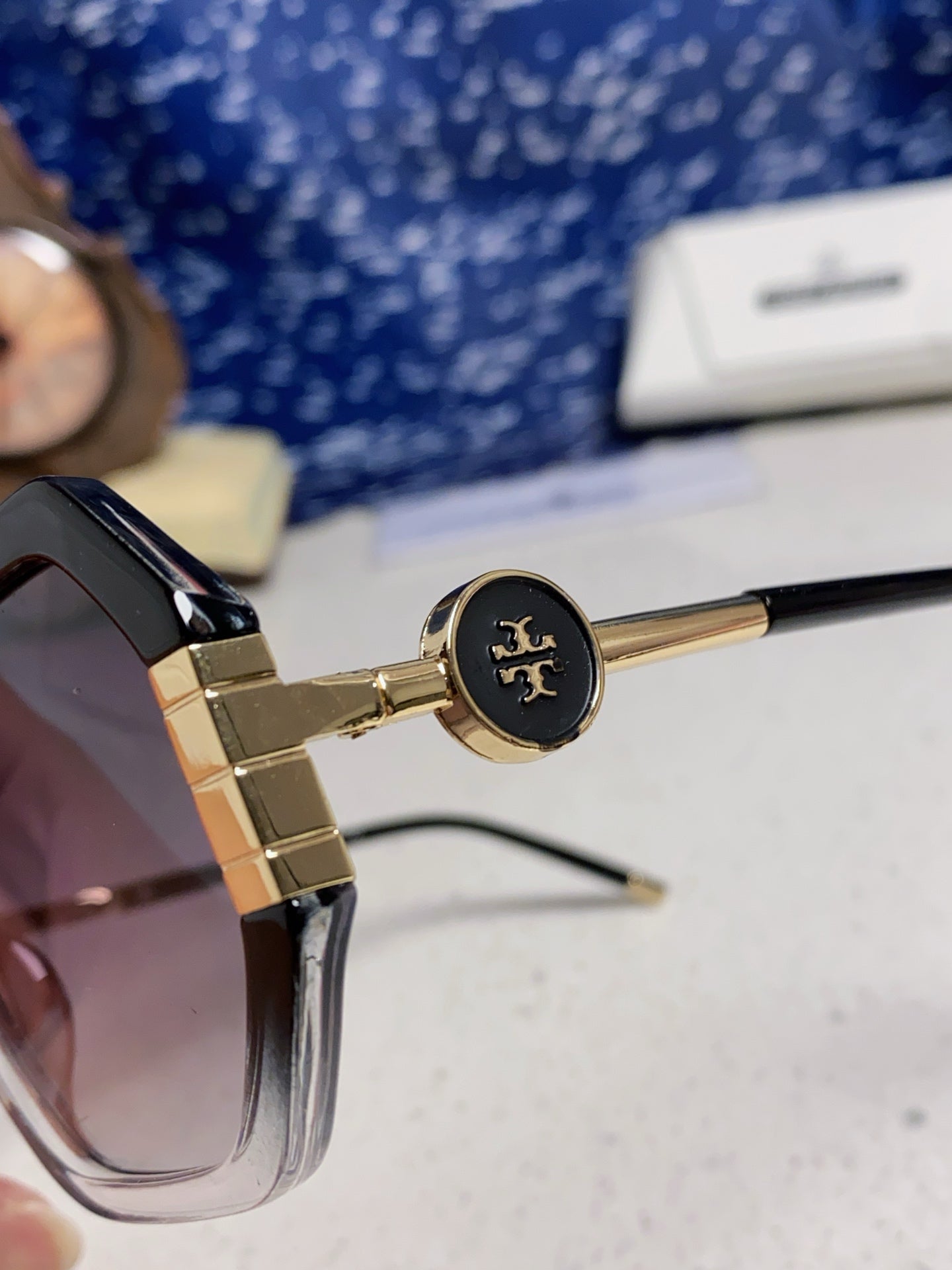 BURBERRY 26S SQUARE FRAME IN ACETATE 408243
