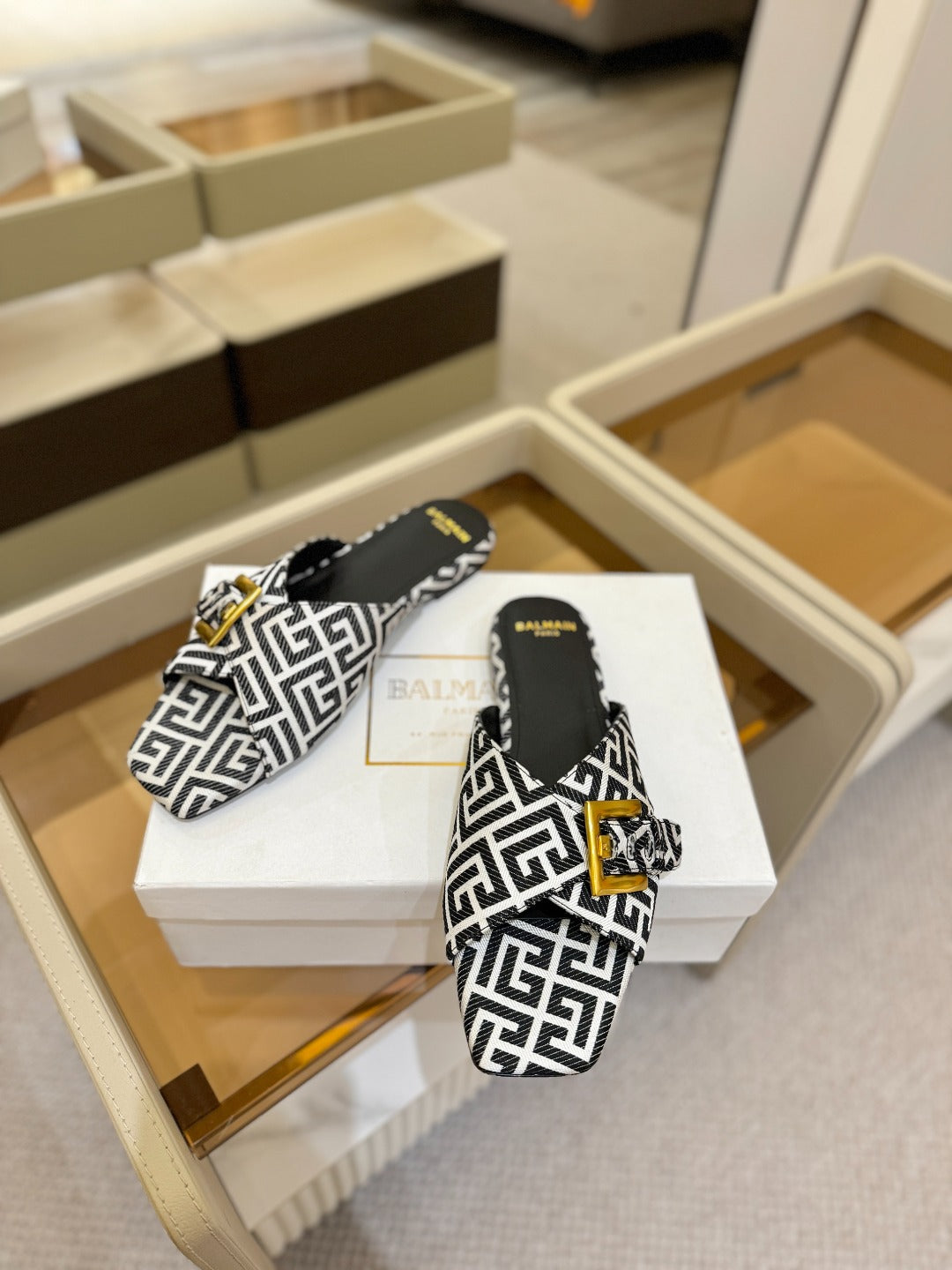 BALMAIN 26S SANDALS IN BLACK AND WHITE CANVAS